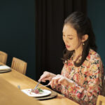 押切もえさんが神保町で鳥取のジビエを堪能 thumbnail - 13